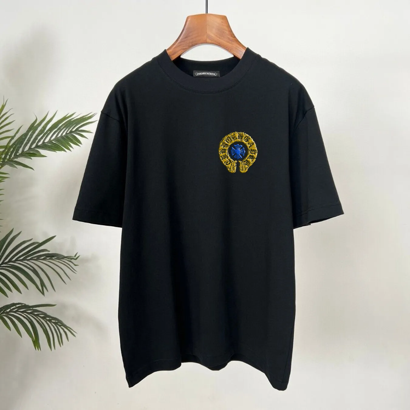 🅿️190 Croxin 2025 autumn and winter new style 250g round neck short-sleeved tee. Really great. Unisex loose version. Size S M L XL XXL five sizes black white red